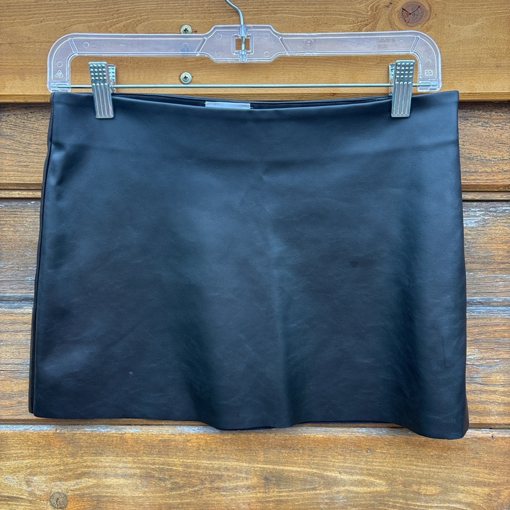 Chic Black Mini Skirt